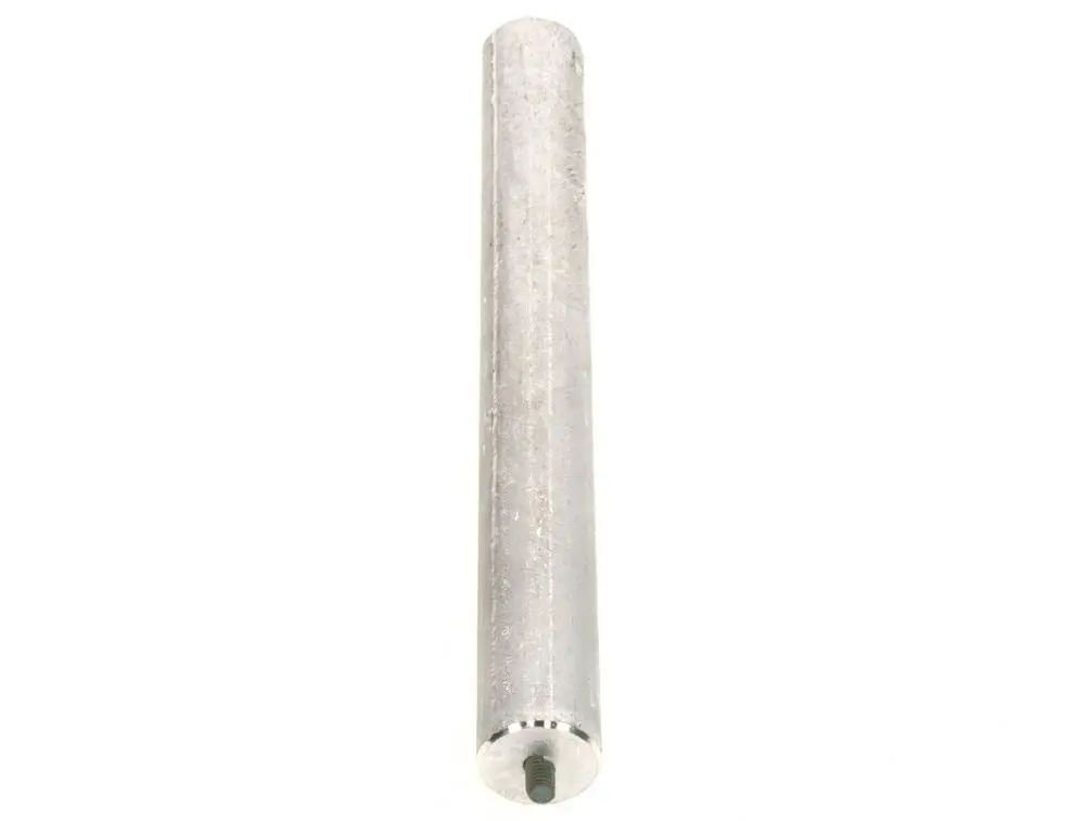 Langer, zylindrischer Metallkörper in silberner Farbe, vermutlich aus Aluminium, mit einem Innengewinde an einem Ende, hergestellt von Bosch.